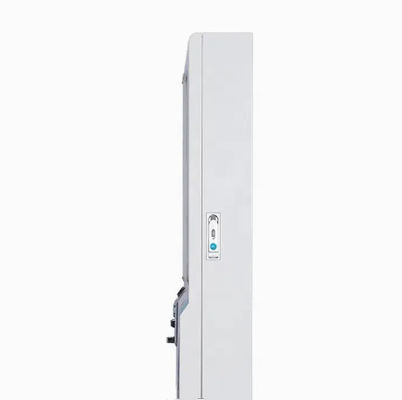 オレンジ ジュースの自動化されたコンビニエンス ストアの自動販売機の注文の自己サービス